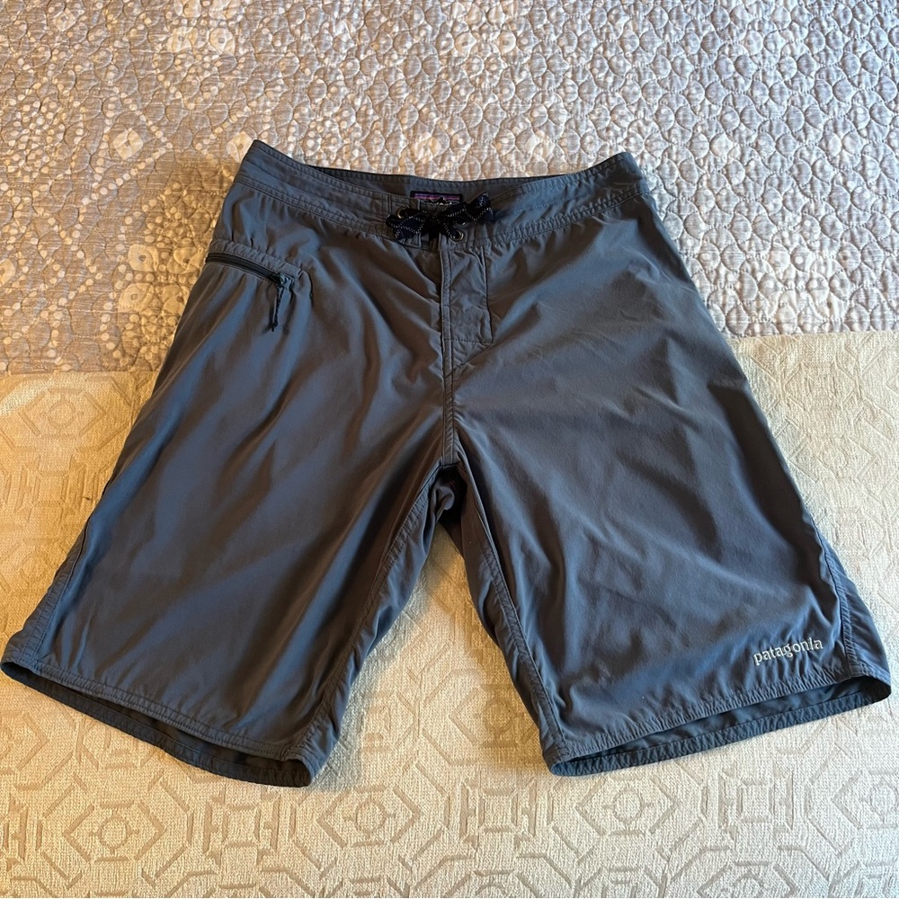 Patagonia Slate Blue Men's Shorts. Size 30.